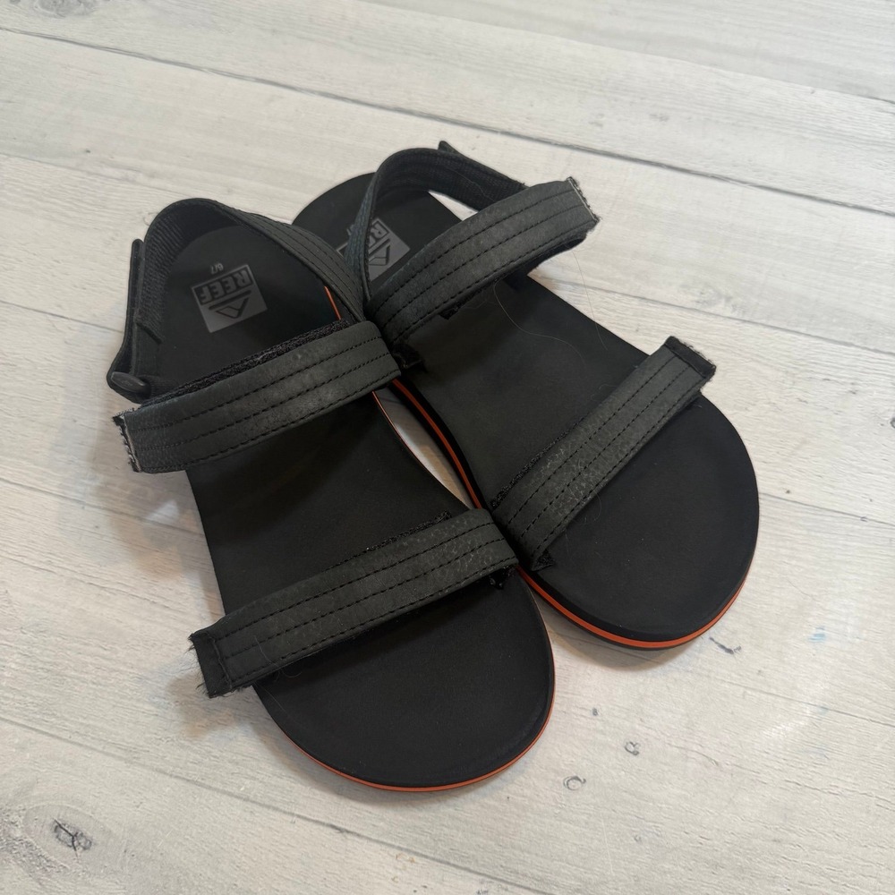 Reef Ahi Convertible Flip-Flop black with red size 6/7